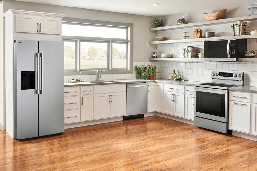 kitchen-outfited-with-samsung-appliances